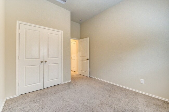 Building Photo - 4727 Crest Hill Dr