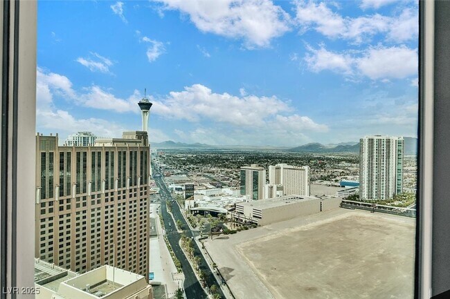 Building Photo - 2700 S Las Vegas Blvd