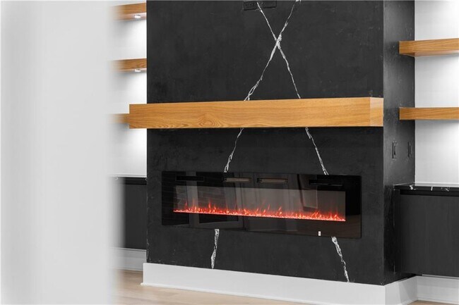 Building Photo - 409 Thunder Rd