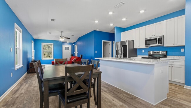 Building Photo - 1249 Martin Rd