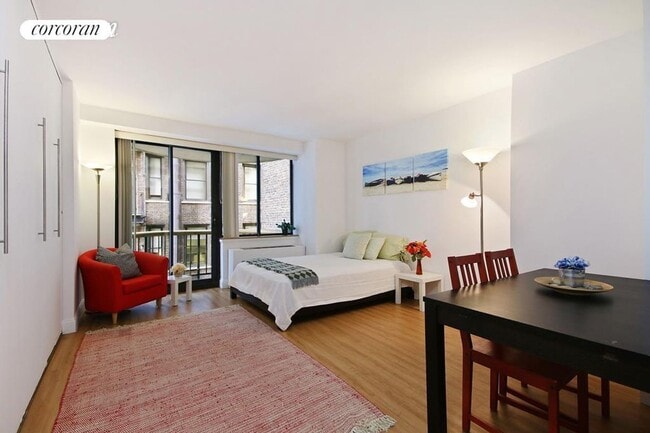 Primary Photo - 45 E 25th St