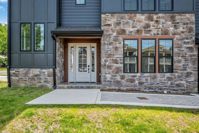 Building Photo - Modern Luxury Living in East Nashville