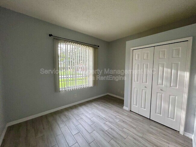Building Photo - 10303 Beneva Dr