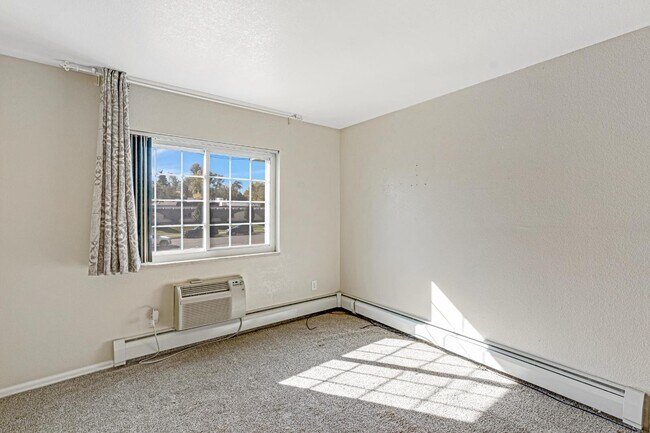 Building Photo - 5995 E Iliff Ave