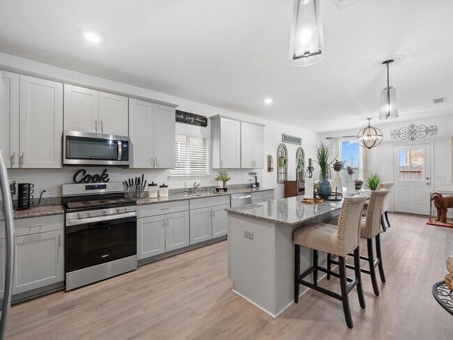 Building Photo - 1067 Greenshank Dr