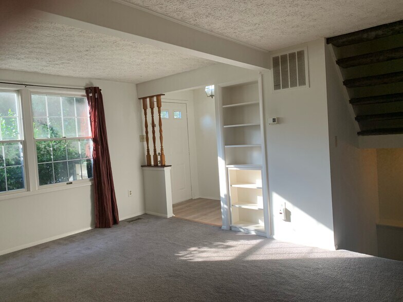 Building Photo - 7700 Fawn Ct