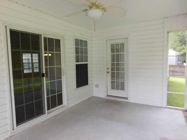 Building Photo - 408 Sweet Gum Way