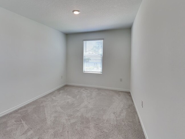 Building Photo - 159 Riverfront Wy