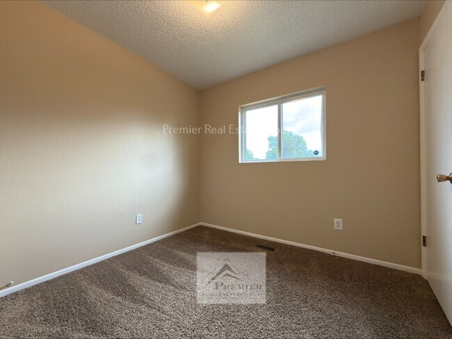 Building Photo - 334 Maram Way