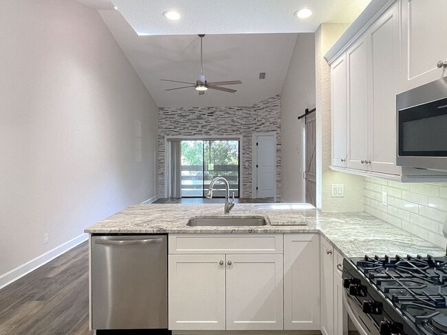 Building Photo - One-Bedroom Second Floor Condo in Winterset Community