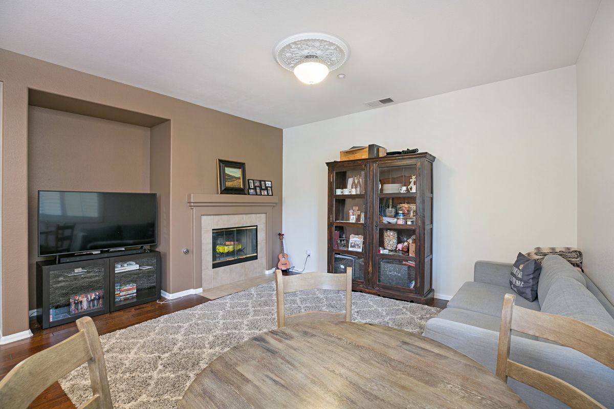 Building Photo - 13325 Via Costanza