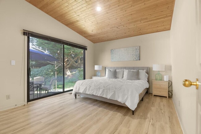 Building Photo - 112 Duck Ct