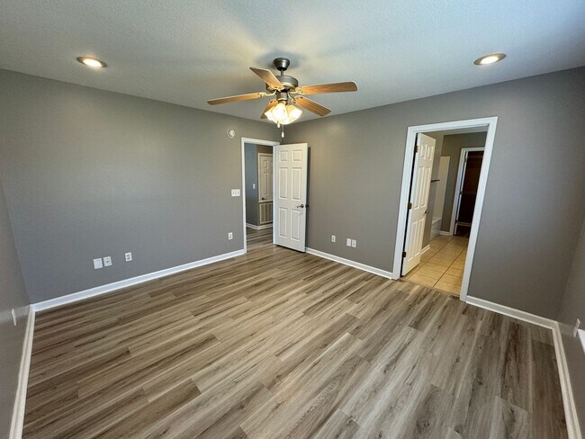 Building Photo - 3BR/2BA Home For Rent