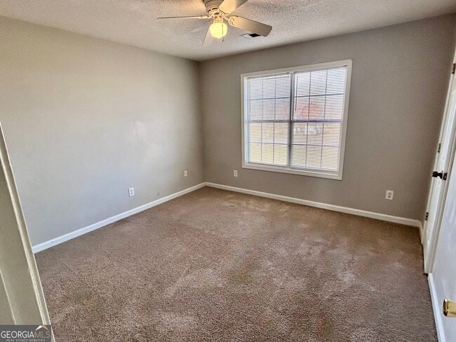 Building Photo - 22 Meadow Chase Way