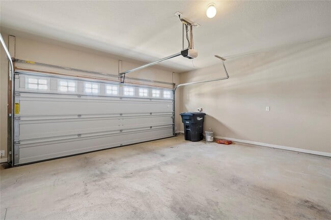 Building Photo - 307 Limestone Creek