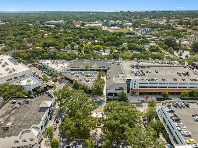 Building Photo - 1000 W Horatio St