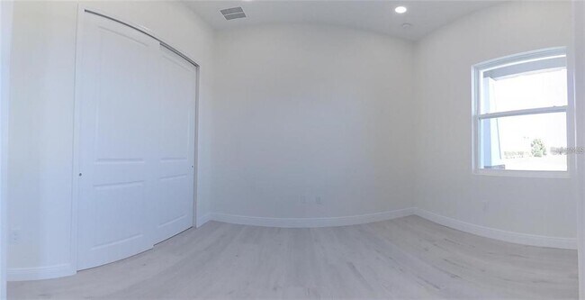 Building Photo - 163 Blazing Star Ave