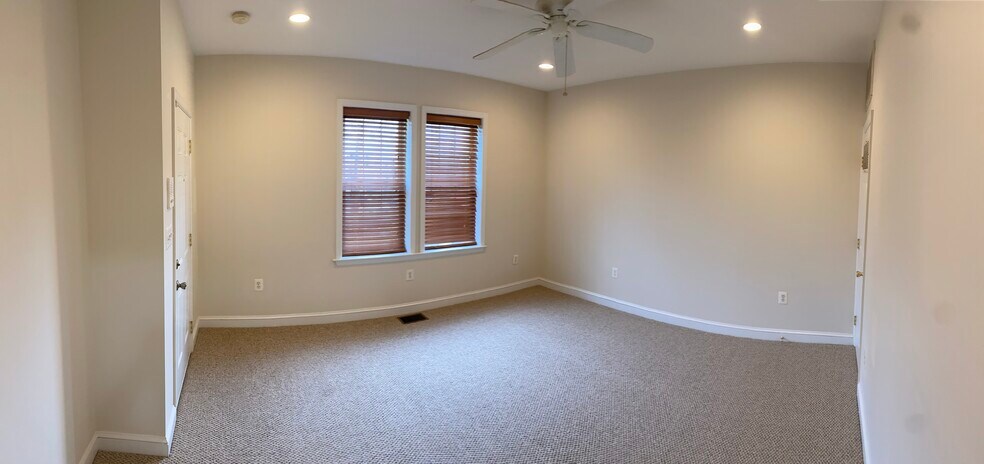 Building Photo - 2716 4th St NE