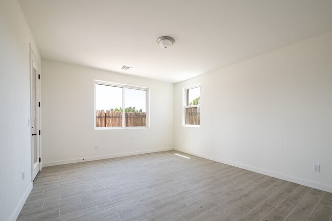 Building Photo - Stunning 3-Bedroom Home with Mountain Views in Tessera