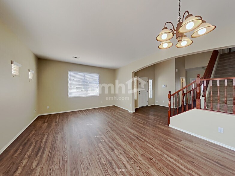 Building Photo - 1517 S 115th Dr