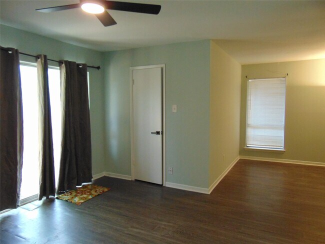 Building Photo - 3247 Hunters Glen Dr