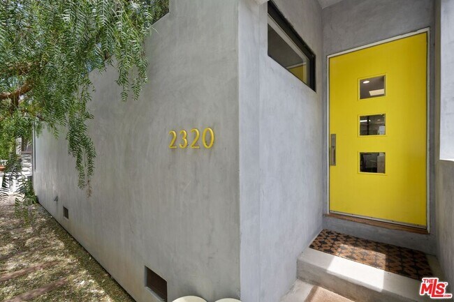 Building Photo - 2320 Walnut Ave