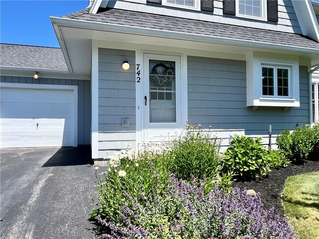 Building Photo - 742 Levelle Ct