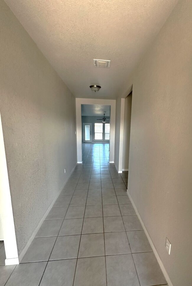 Building Photo - Newer 4 Bedroom in Temple Tx