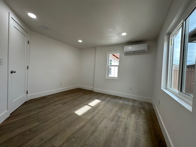 Building Photo - 1309 S Hamilton Blvd