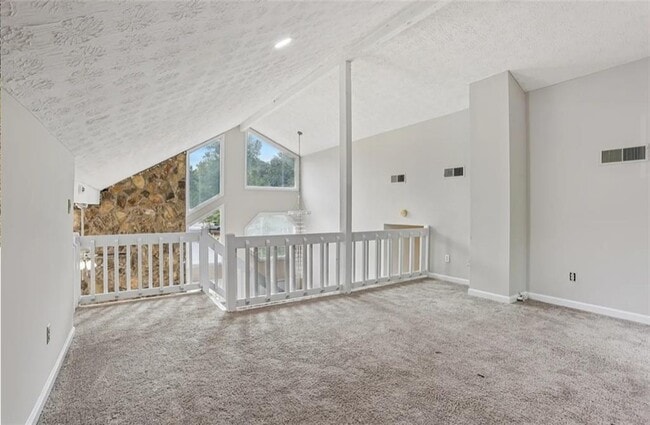 Building Photo - 270 St Simon's Cove