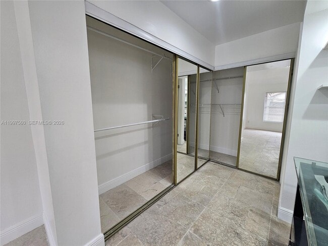 Building Photo - 15075 SW 49th Ln