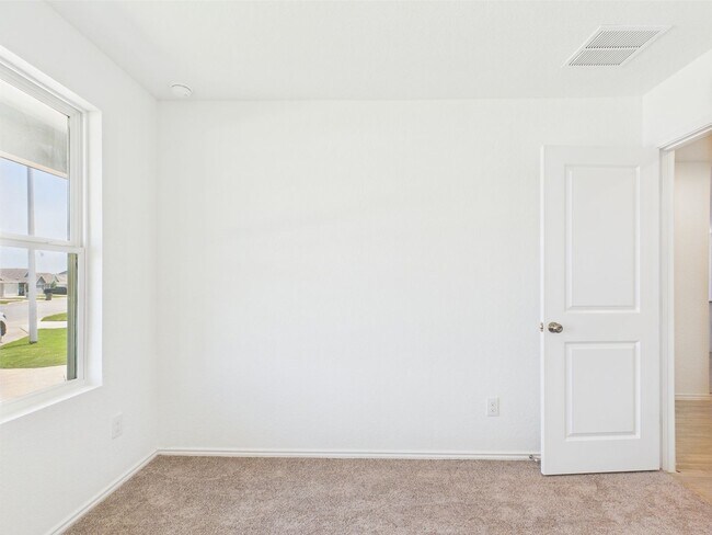 Building Photo - Comfortable and Functional 3 Bedroom, 2 Bathroom Home