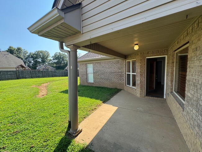 Building Photo - 205 Hackberry Cove