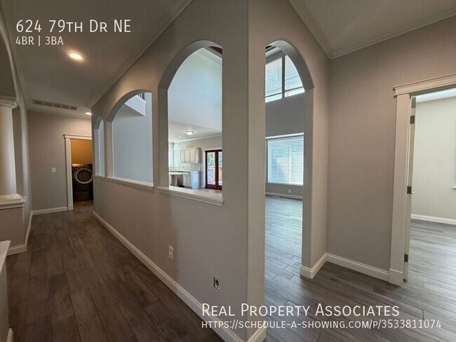 Building Photo - 624 79th Dr NE