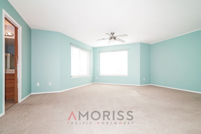 Building Photo - Spacious home in gated community