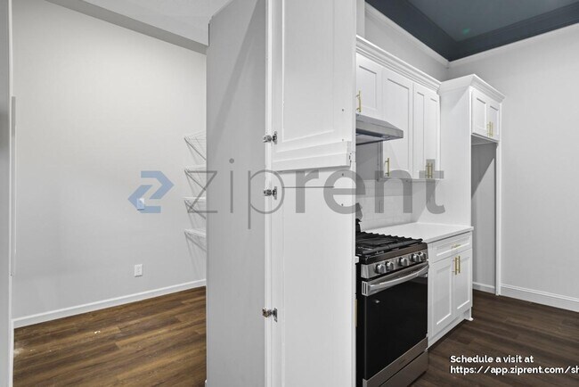 Building Photo - 981 Metropolitan Pkwy SW