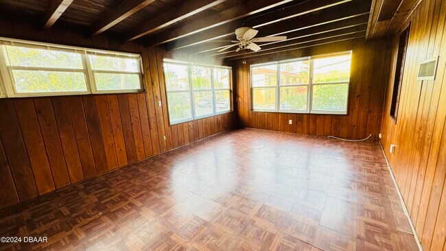 Building Photo - 212 Glenview Blvd