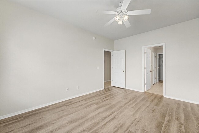 Building Photo - 3102 SW Deerfield Blvd