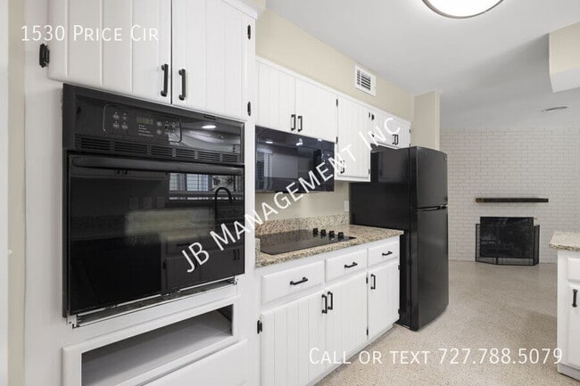Building Photo - 1530 Price Cir