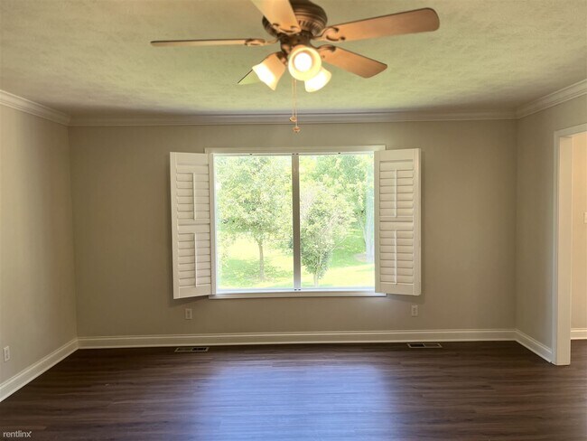 Building Photo - 3 br, 2 bath House - 2550 Louisville Boatd...