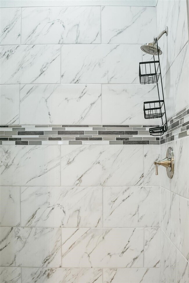 Building Photo - 1208 Avenue K