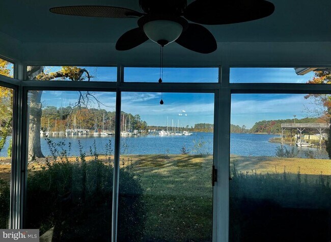 Building Photo - 48600 Deep Cove Ln