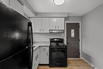 Building Photo - SCORE 1ST MONTH'S RENT FREE IF SIGNED BY MARCH 13! Stunning 3 bedroom home in McKeesport availabl...