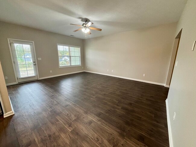 Building Photo - 4017 Pensacola Way