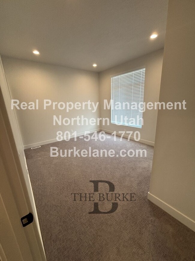 Building Photo - Brand New Townhomes in Farmington