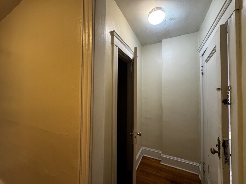 Building Photo - 6 Agassiz St
