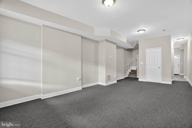 Building Photo - 2942 Arunah Ave