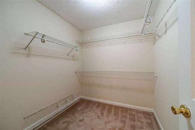 Building Photo - 934 Dominion Walk Dr SW