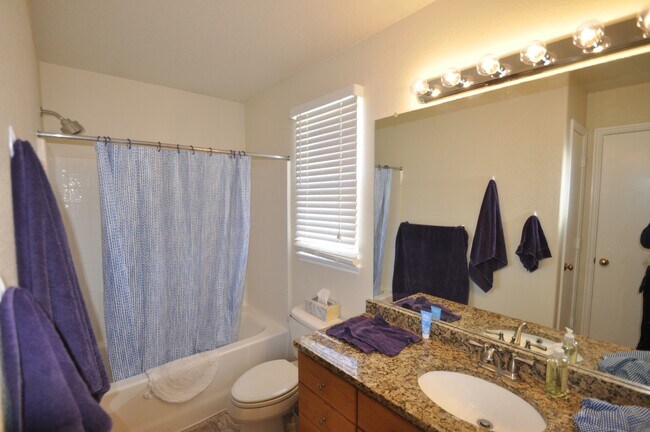 Building Photo - 5108 Sydney Ave