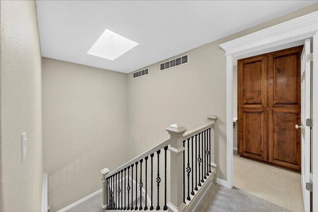 Building Photo - Gorgeous Updated Home in the Heart of Eagle Hills